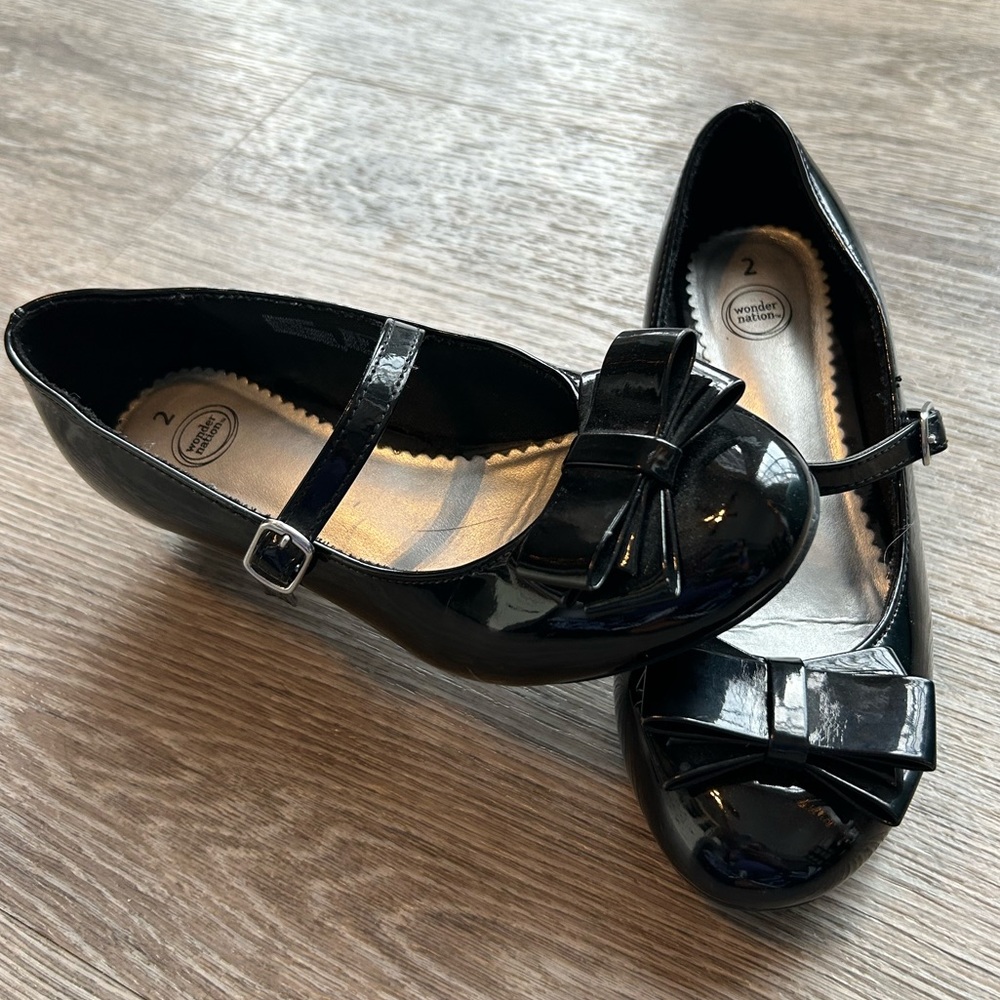 Girls Size 2 Black Plpatent leather shoes
